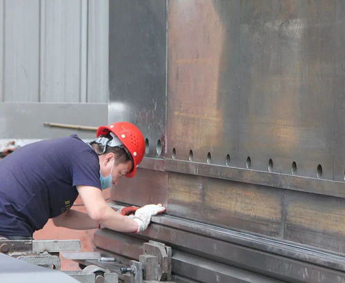 行進(jìn)中的偉業(yè) 天溝產(chǎn)品加工板塊如火如荼，鋁塑復(fù)合板加工領(lǐng)航行業(yè)新篇章